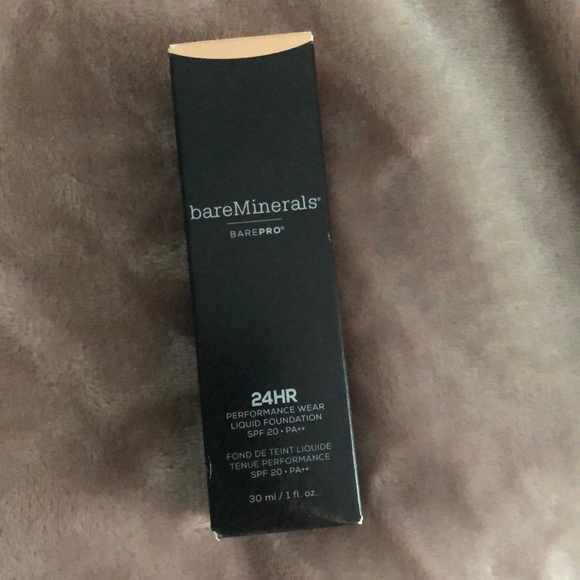 Bare minerals bare pro foundation